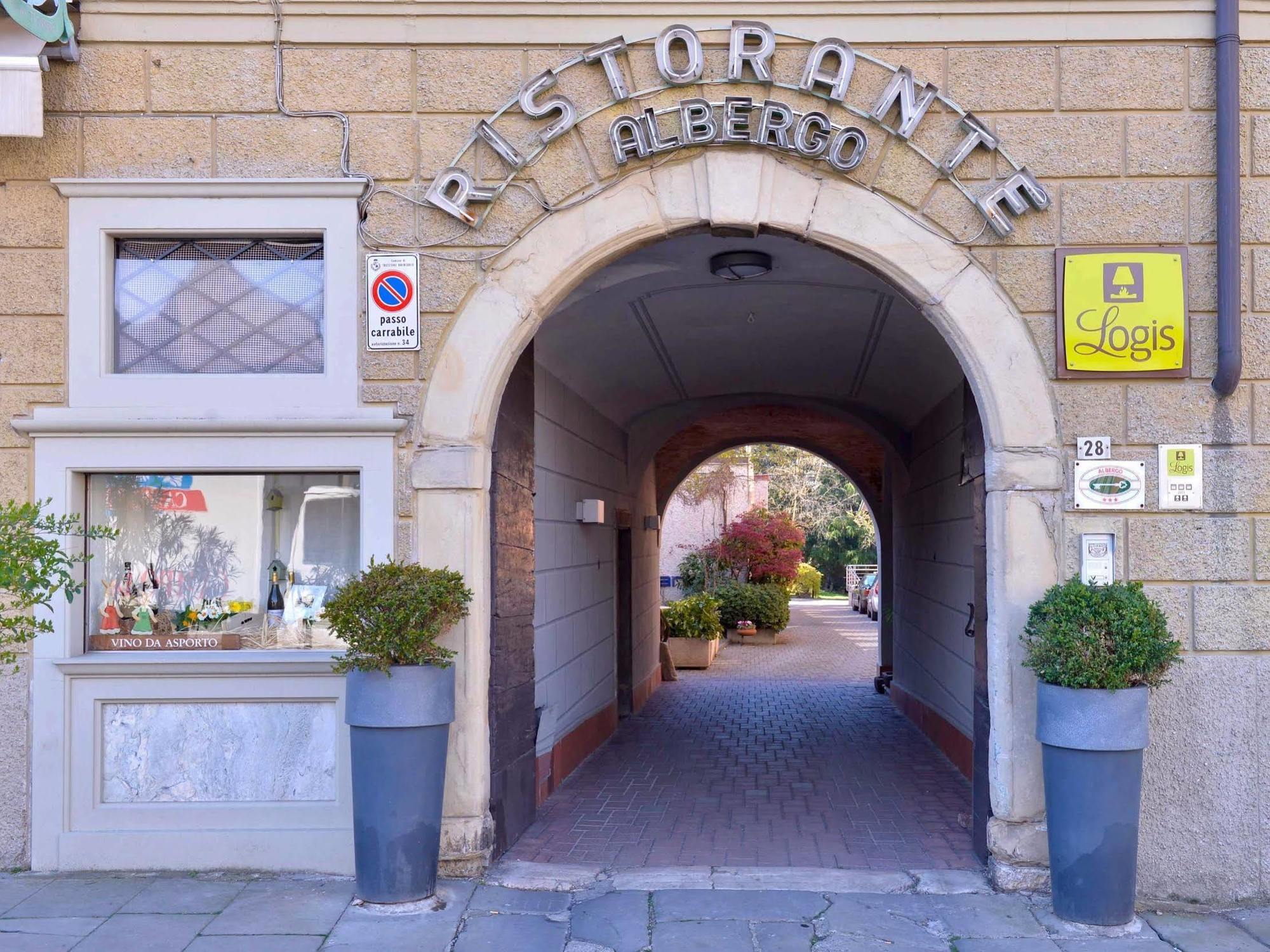 Albergo Ristorante Della Torre Trescore Balneario Exterior photo